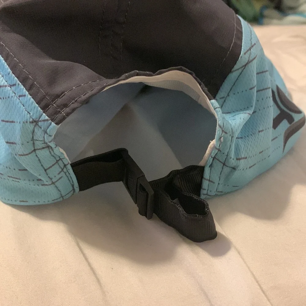 HTC Running Cap - Picture 3 of 4